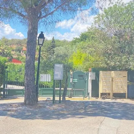 Tous Commerces 3km Des Plages Fréjus